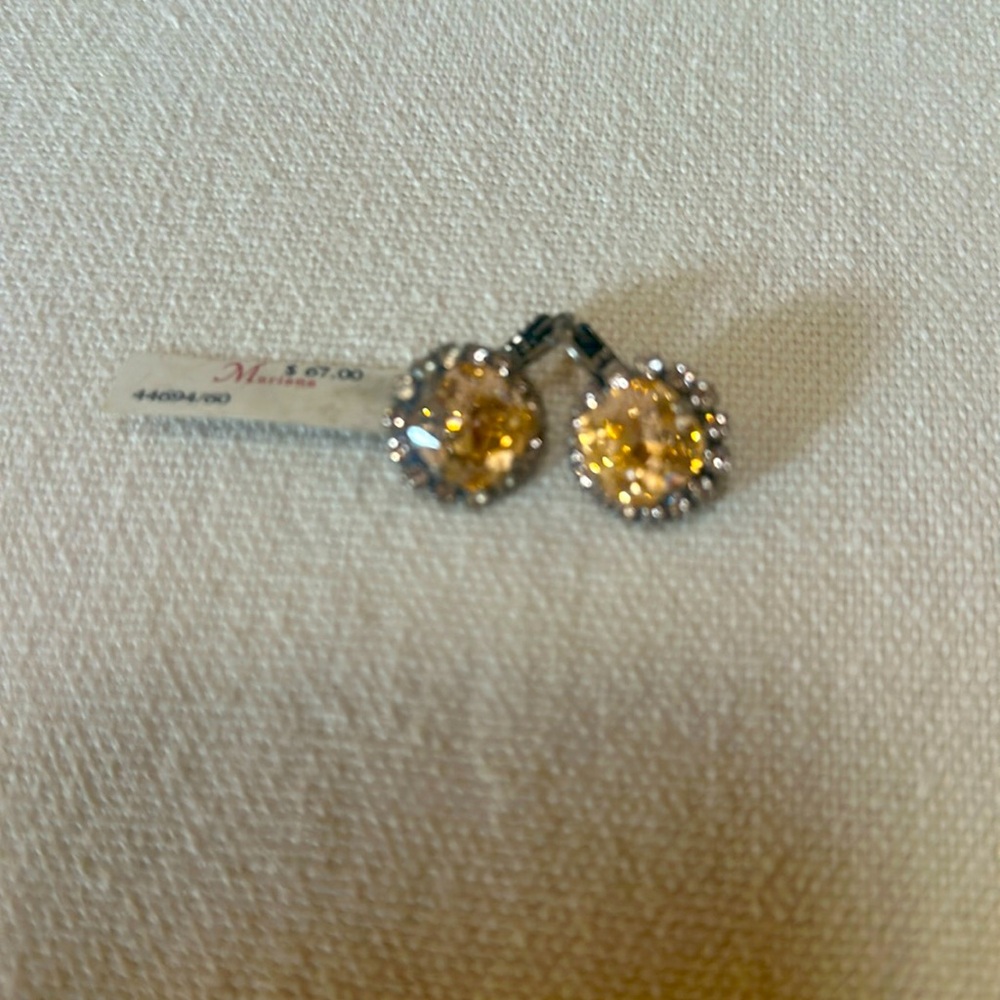 Beautiful Mariana Earings Large Stone NWT